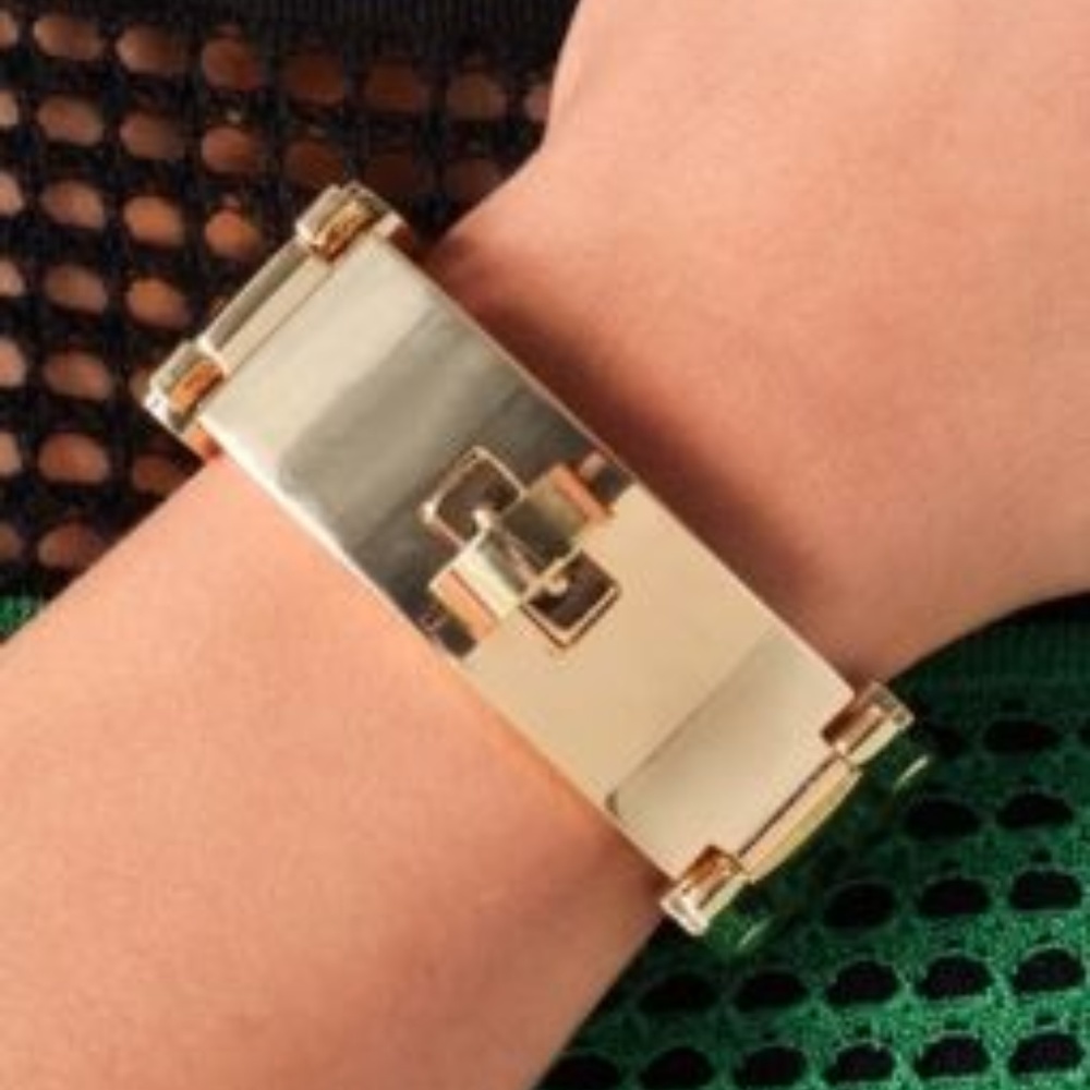 CC Skye Turn Lock Bracelet